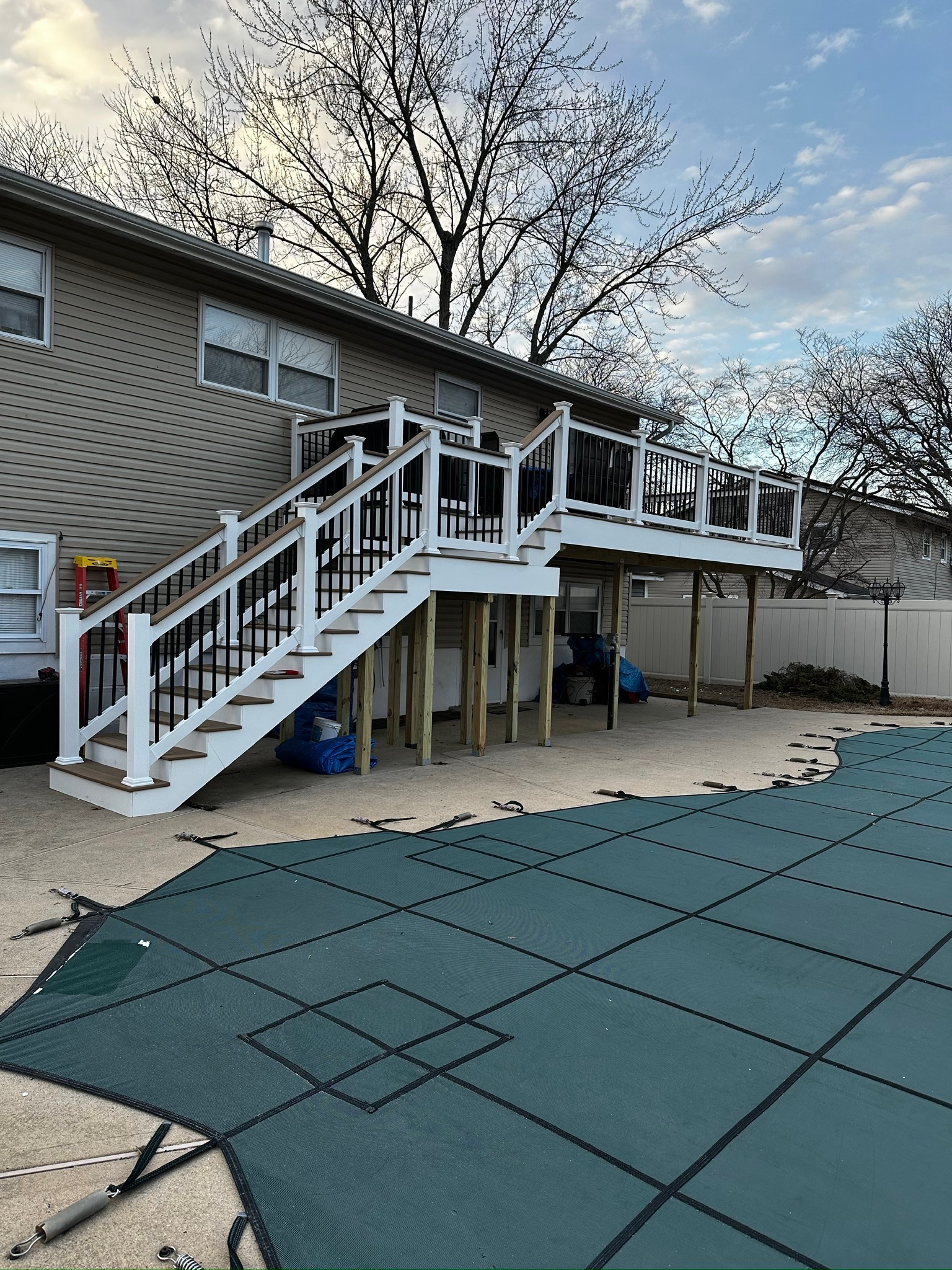 Deck Pool Whiterailing